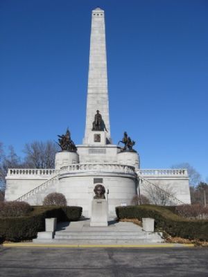 Lincoln's Tomb image. Click for full size.