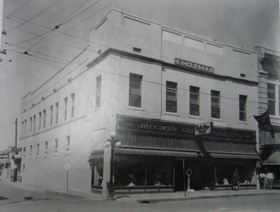 Jcomes Store at Scott & Congress - Early 1930's image. Click for full size.