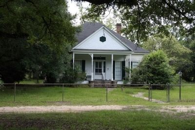 Older Home In Stockton, Alabama image. Click for full size.