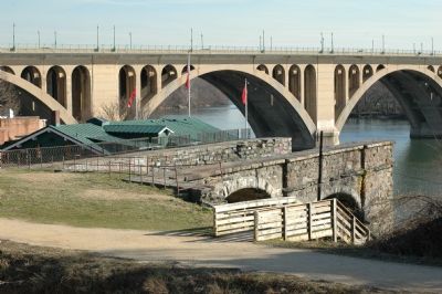 Remains of Aqueduct Bridge image. Click for full size.