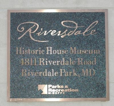 Left Gatepost Plaque image. Click for full size.