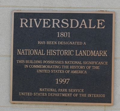 Right Gatepost Plaque image. Click for full size.