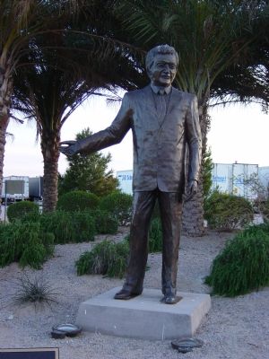 Statue of Don Laughlin image. Click for full size.