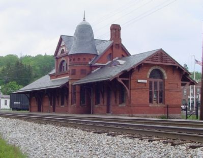 View Trackside image. Click for full size.