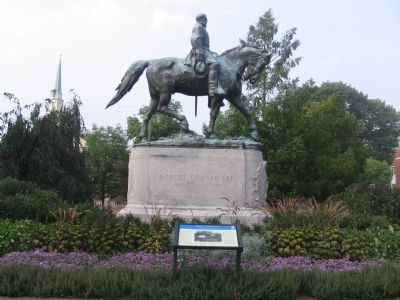 Marker and Statue. Click for full size. Marker and Statue image. Click for full size.