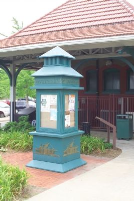 Marker Between Kiosk and Station image. Click for full size.