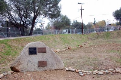 Adjacent Markers image. Click for full size.