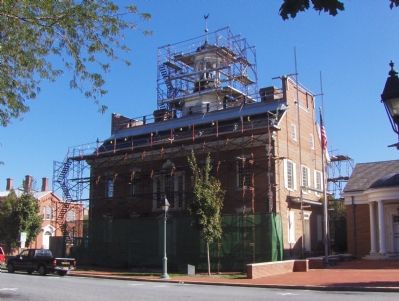 The Old Statehouse Building on the Green. Click for full size. The Old Statehouse Building on the Green image. Click for full size.