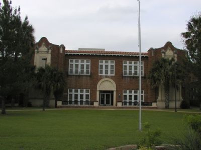 Georgetown High School Building image. Click for full size.