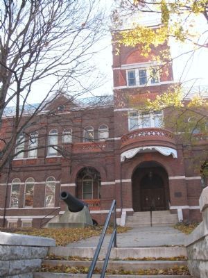 Old Knox County Courthouse image. Click for full size.
