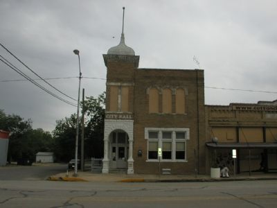 Granger City Hall (Farmers State Bank) image. Click for full size.