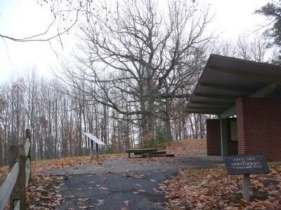 Lees Hill Exhibit Shelter image. Click for full size.