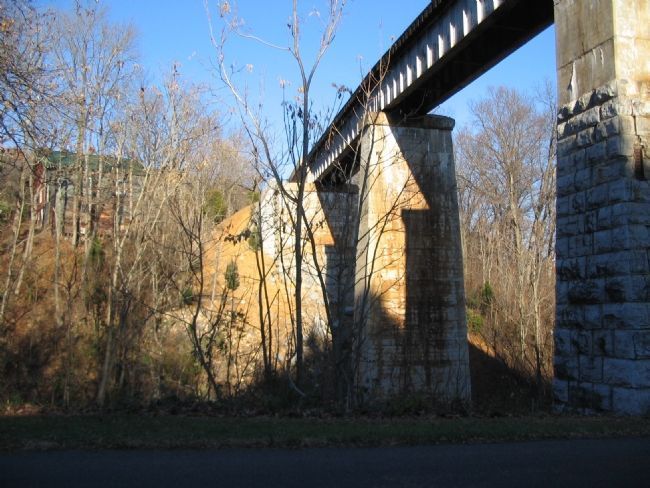 Norfolk Southern Railroad Bridge image. Click for full size.