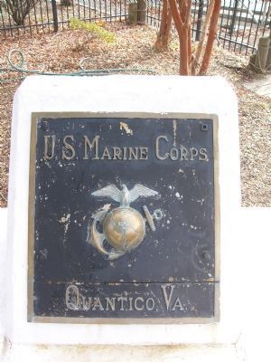 Marine Corps Marker located near Quantico Pier image. Click for full size.