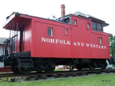 Norfolk and Western #518-303 "The Bowie Caboose" image. Click for full size.