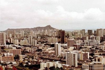 Honolulu with Diamond Head in distance as seen from The Punchbowl image. Click for full size.