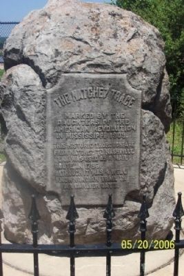 The Natchez Trace Marker image. Click for full size.