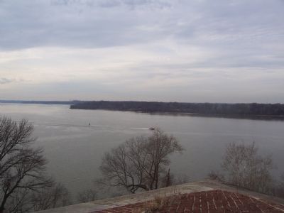 Potomac River passage. View toward Fort Hunt Park on Virginia shore.. Click for full size. Potomac River passage. View toward Fort Hunt Park on Virginia shore. image. Click for full size.