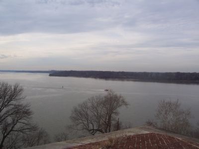 Potomac River passage. View toward Fort Hunt Park on Virginia shore. image. Click for full size.