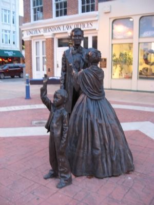Statues of Lincoln Family image. Click for full size.