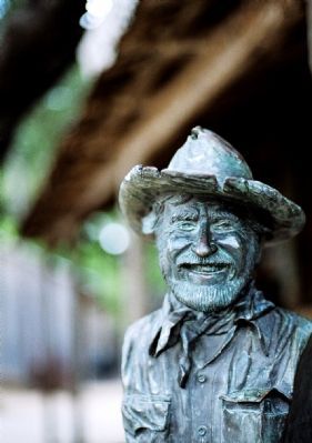 Closeup of the Hondo Crouch bust image. Click for full size.