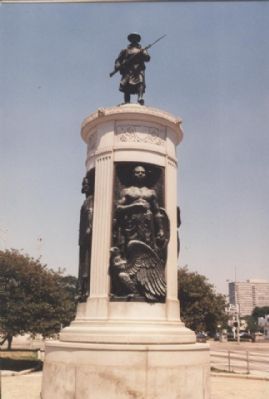 Victory Monument, seen from the south image. Click for full size.