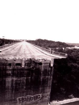 Demolition of original Robert E. Lee Bridge image. Click for full size.