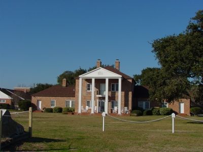 The Former Fort Johnston Barracks image. Click for full size.