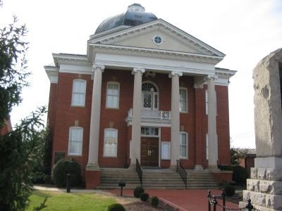 The Current Louisa Courthouse image. Click for full size.