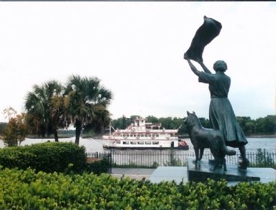Savannah's Waving Girl, Florence Martus... statue by Felix de Weldon image. Click for more information.