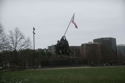 Marine Corps War Memorial image. Click for full size.