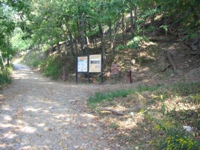 Start of the Long, Steep Trail up Maryland Heights. Click for full size. Start of the Long, Steep Trail up Maryland Heights image. Click for full size.