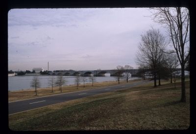 Memorial Bridge. Click for full size. Memorial Bridge image. Click for full size.