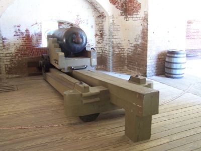 Cannon at Ft Pulaski image. Click for full size.