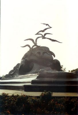 Sculpture. Click for full size. Sculpture image. Click for full size.