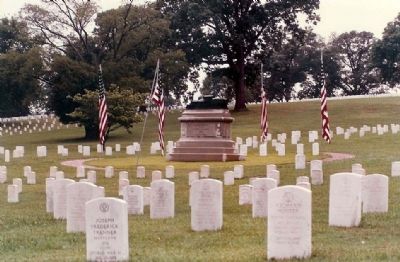 The Andrews' Raid Grave site, Chattanooga National Cemetery image. Click for full size.
