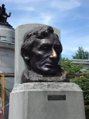 Lincoln Head Sculpture. Click for full size. Lincoln Head Sculpture image. Click for full size.