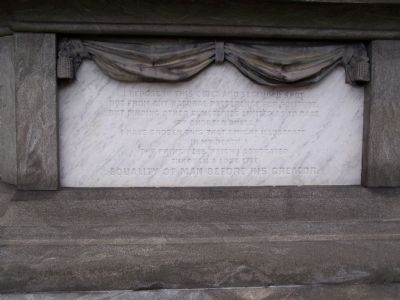 Opposite side of tomb image. Click for full size.