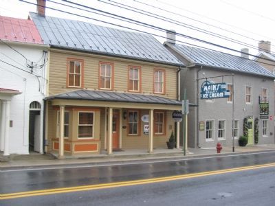 Clovinger House at 10 West Main Street image. Click for full size.