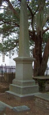 Gen. Elliotts Grave, St . Helena's Church, Beaufort, S.C. image. Click for full size.