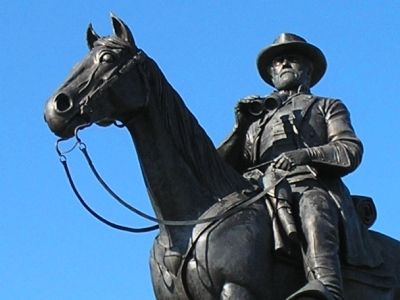 Closeup of Lee statue. image. Click for full size.