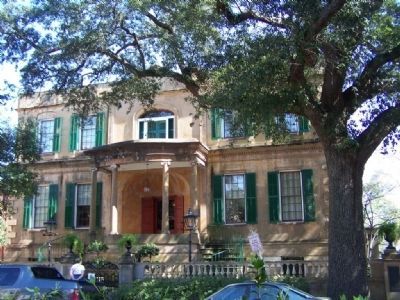Owens-Thomas House image. Click for full size.