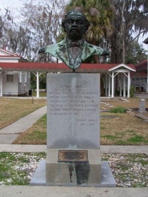 Robert Smalls Memorial image. Click for full size.