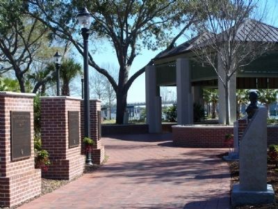 Riverfront Park, along the Beaufort River, town of Beaufort image. Click for full size.