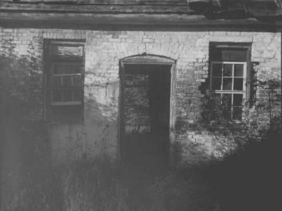 Outbuilding, Cliffton image. Click for full size.