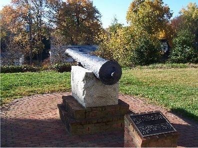 Another view of the marker in relation to the demiculverin. Click for full size. Another view of the marker in relation to the demiculverin image. Click for full size.