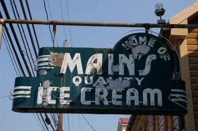 Home of Main's Quality Ice Cream image. Click for full size.