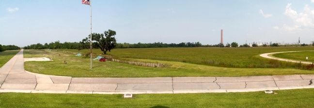The battlefield, as seen from the steps of the monument image. Click for full size.