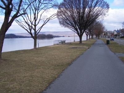 Portion of Riverfront Park looking north.. Click for full size. Portion of Riverfront Park looking north. image. Click for full size.
