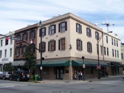 Tondee's Tavern at 102 W Broughton Street, Savannah, Georgia image. Click for full size.